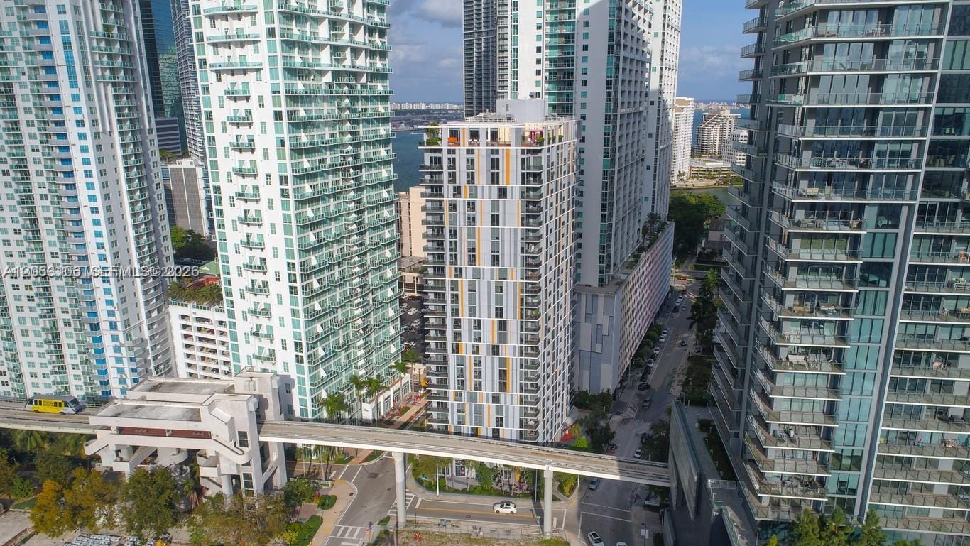 31 SE 6th Street 406, Miami, FL 33131 photo 11