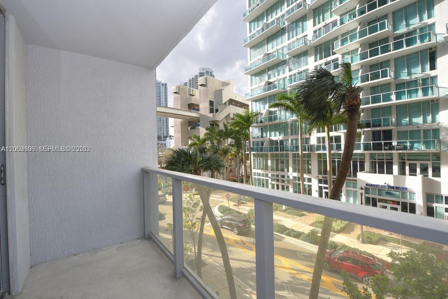 31 SE 6th Street 406, Miami, FL 33131 photo 4