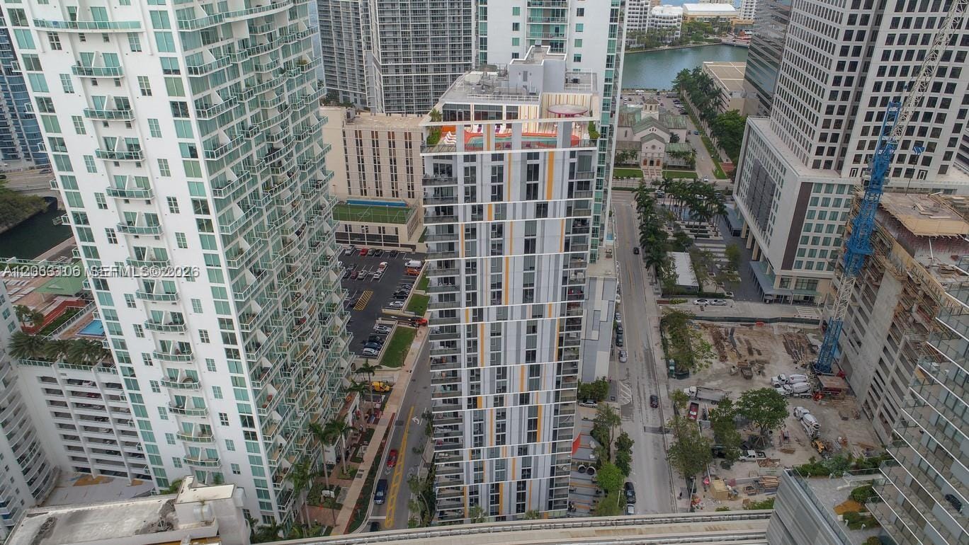 31 SE 6th Street 406, Miami, FL 33131 photo 9
