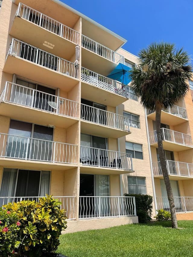 480 EXECUTIVE CENTER Drive 3H, West Palm Beach, FL 33401