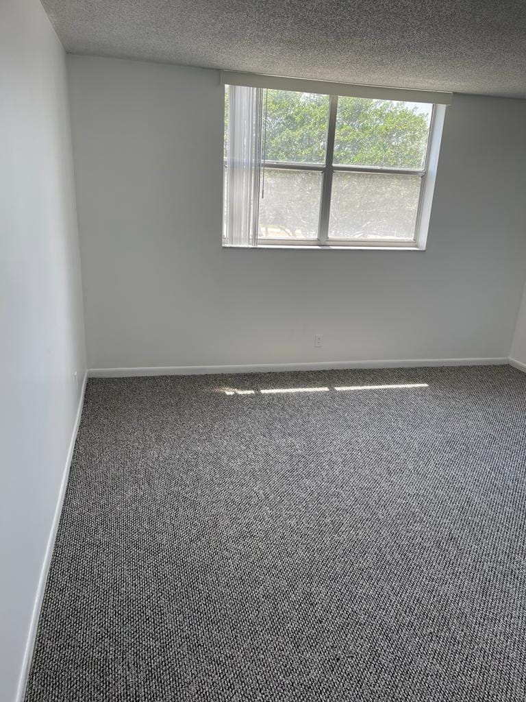 480 EXECUTIVE CENTER Drive 3H — photo 12
