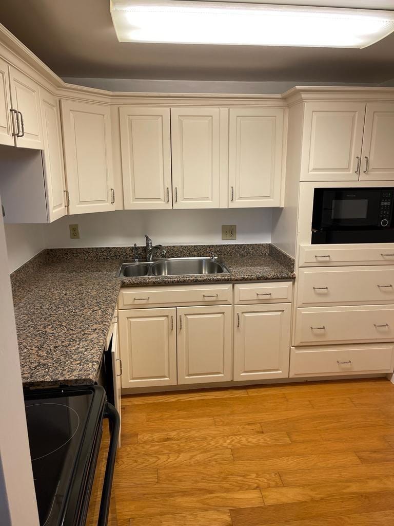 480 EXECUTIVE CENTER Drive 3H — photo 1