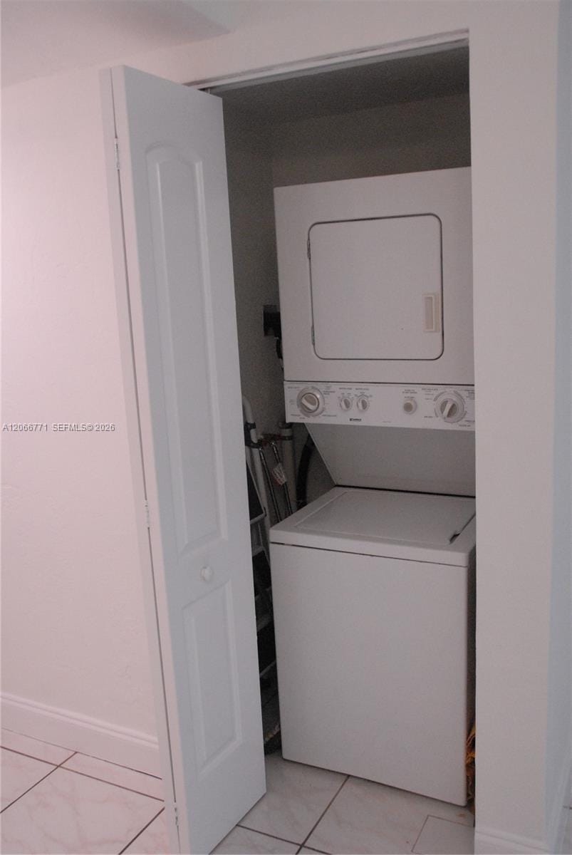 10907 N Kendall Drive 416 — photo 7
