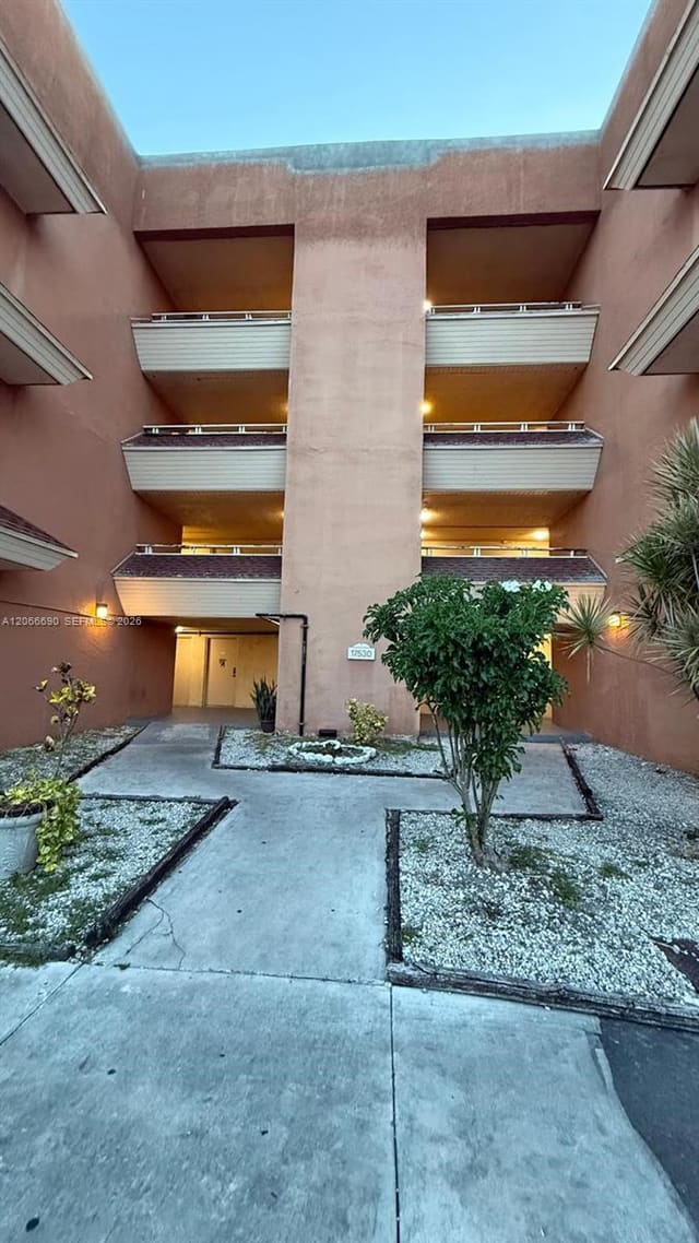 17530 NW 68th Avenue C3008, Hialeah, FL 33015