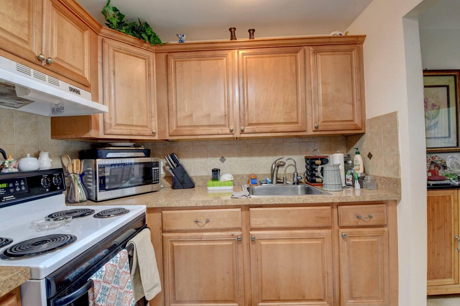 450 Brittany Drive — photo 2