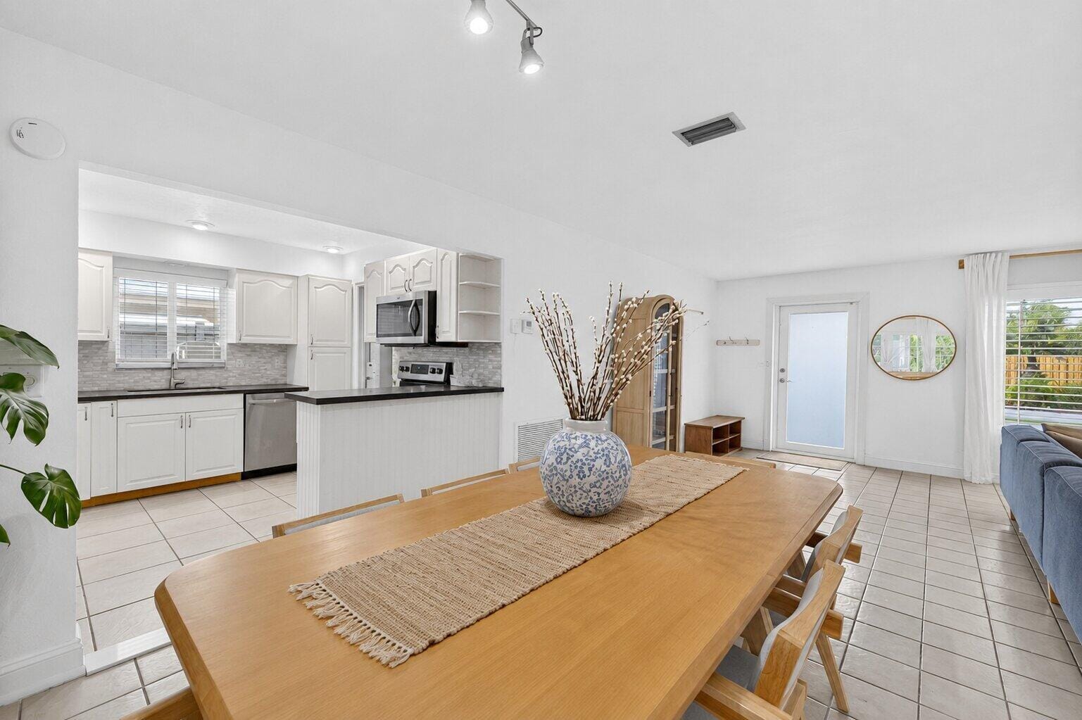 4031 NE 15TH Avenue — photo 11