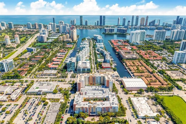 2775 NE 187th Street 202, Aventura, FL 33180