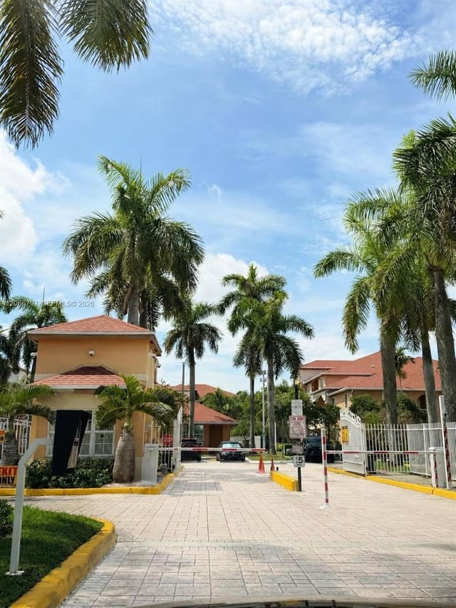 6960 SW 39th Street E102, Courtyards At Davie, Davie, FL