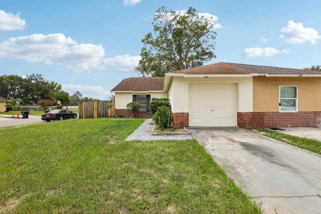 126 Garden Cove Court, Orlando, FL 32835