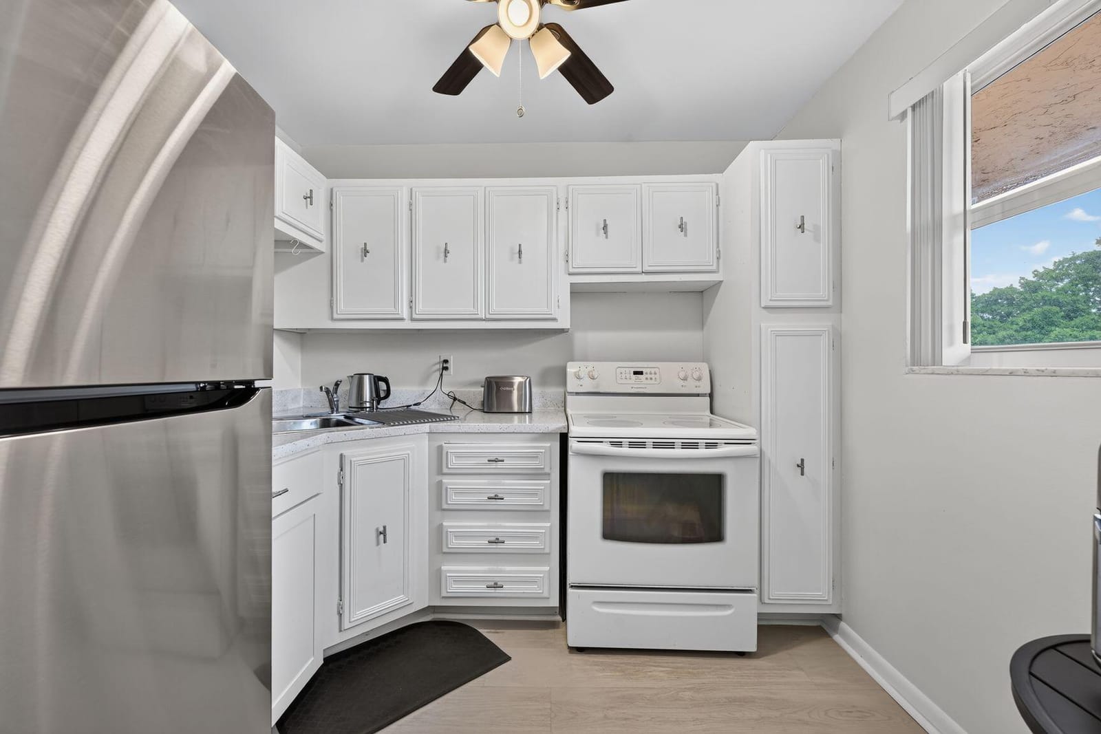 8400 LAGOS DE CAMPO Boulevard 303, Tamarac, FL 33321 photo 17
