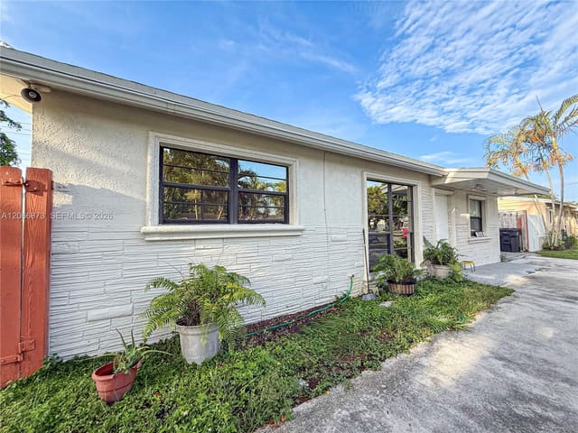 7110 Custer Street 1, Hollywood, FL 33024