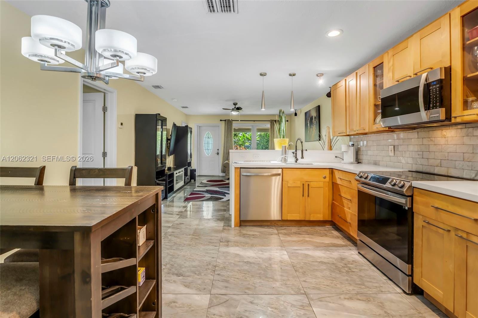 2115 NE 15th Avenue — photo 8