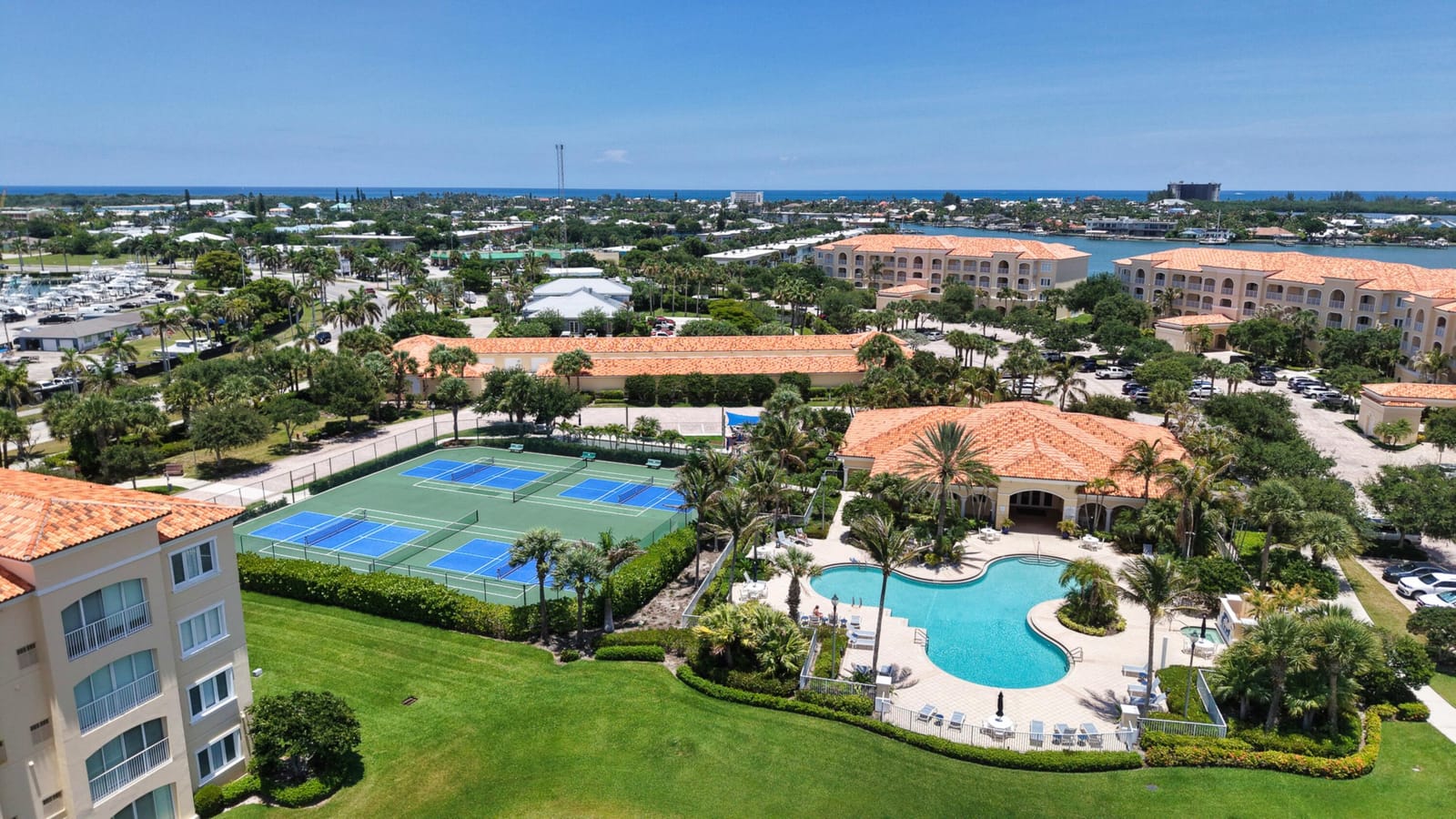 15 Harbour Isle Drive W 101, Fort Pierce, FL 34949 photo 13