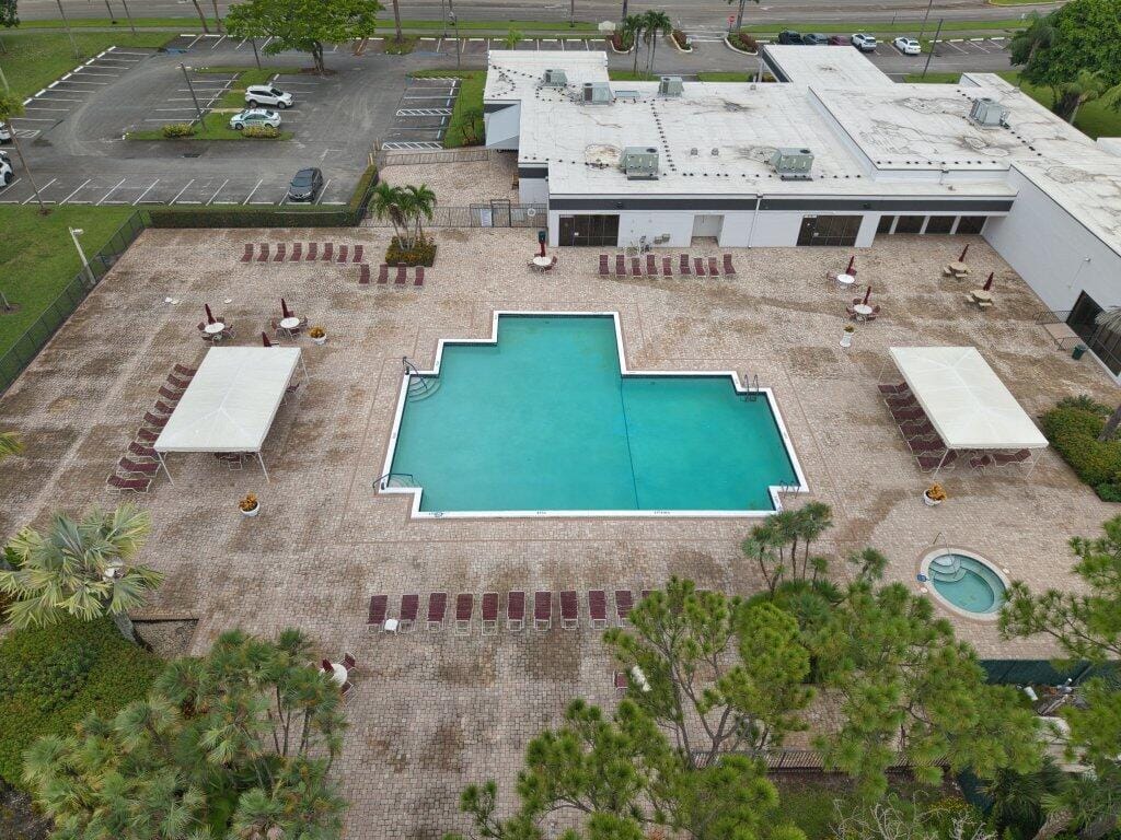 4640 Lucerne Lakes Boulevard W 404, Lake Worth, FL 33467 photo 13