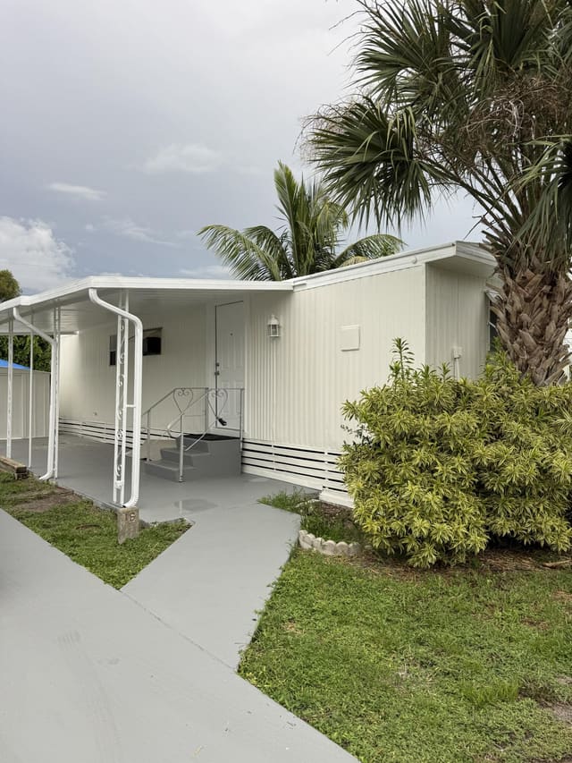 16 Palm Drive 16, Lake Worth Beach, FL 33461