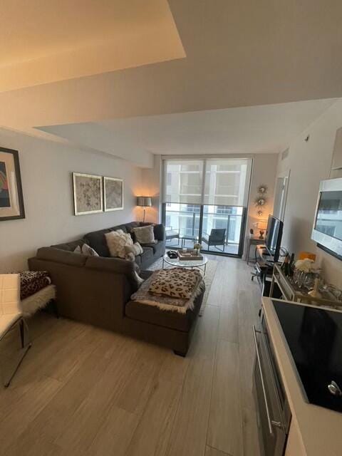 55 SW 9th Street 3209 — photo 4