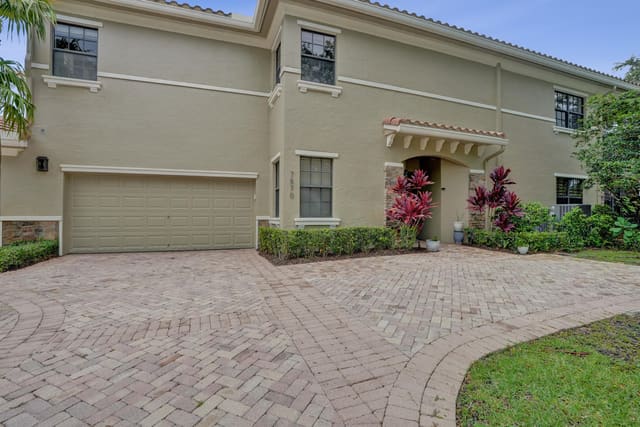 7570 Old Thyme Court 9C, Parkland, FL 33076