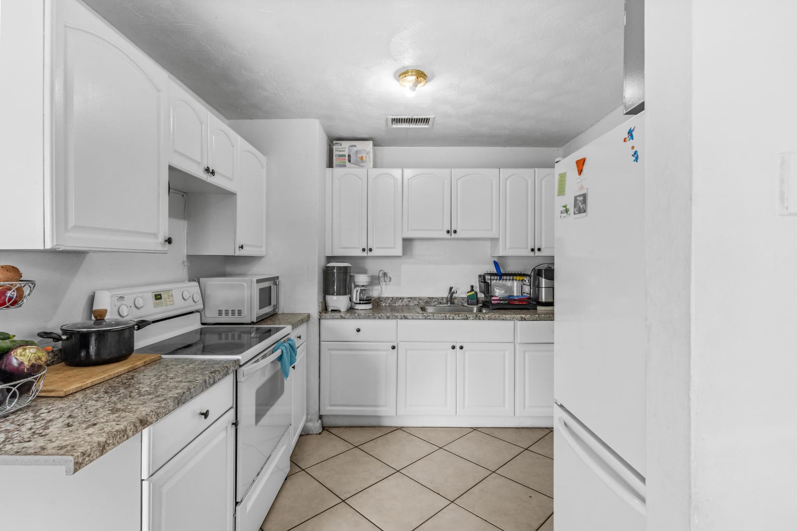 1810 N 16th Court — photo 5