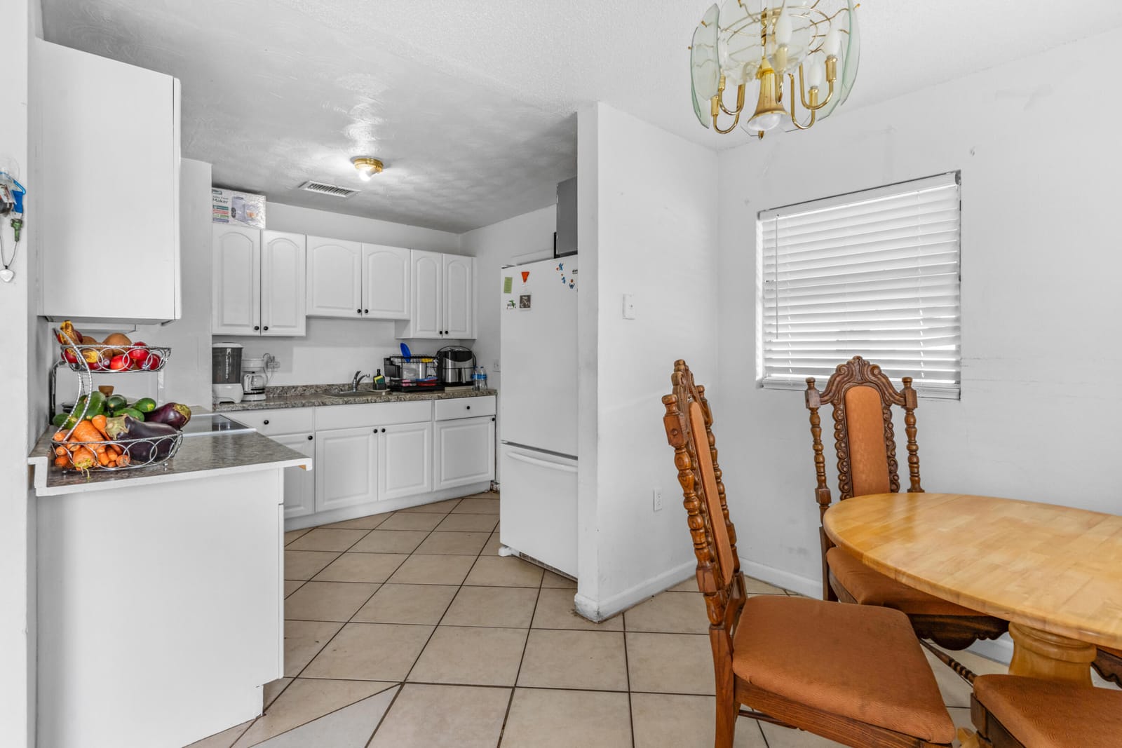1810 N 16th Court — photo 7