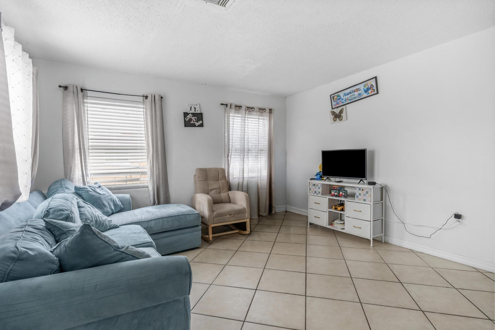 1810 N 16th Court — photo 9