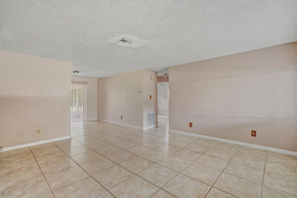 2907 Sherwood Lane, Fort Pierce, FL 34982 photo 14