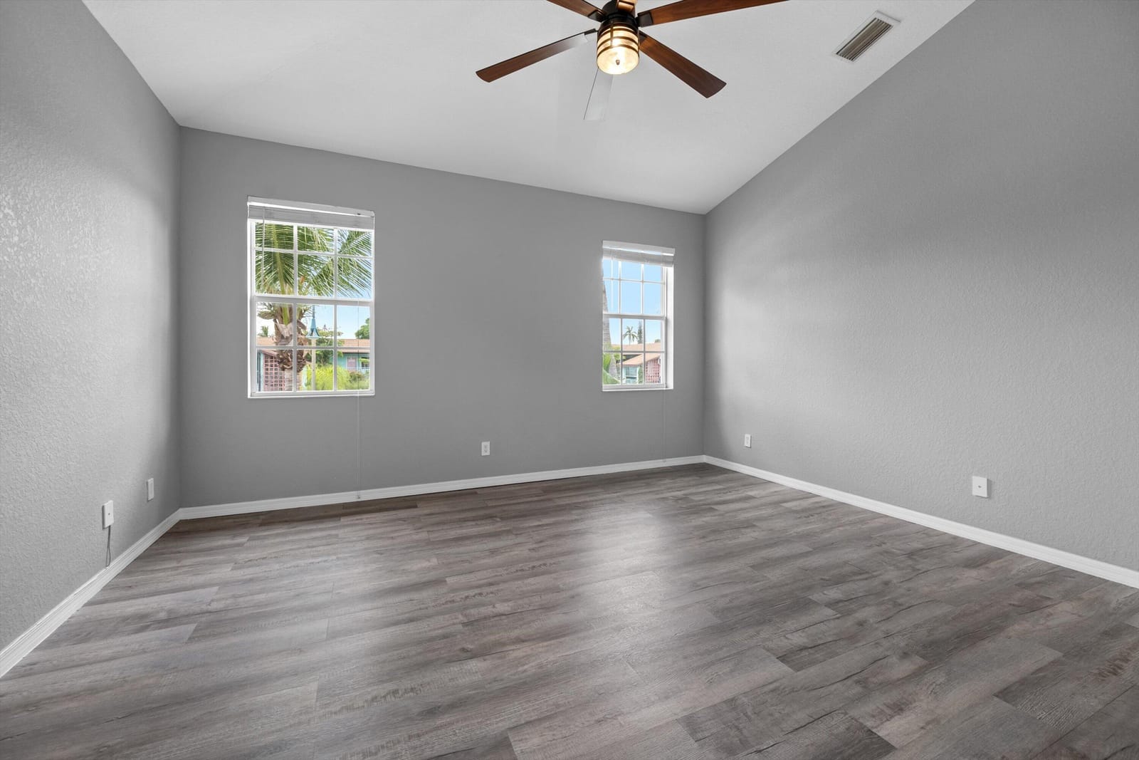 902 S Federal Highway 8 — photo 12