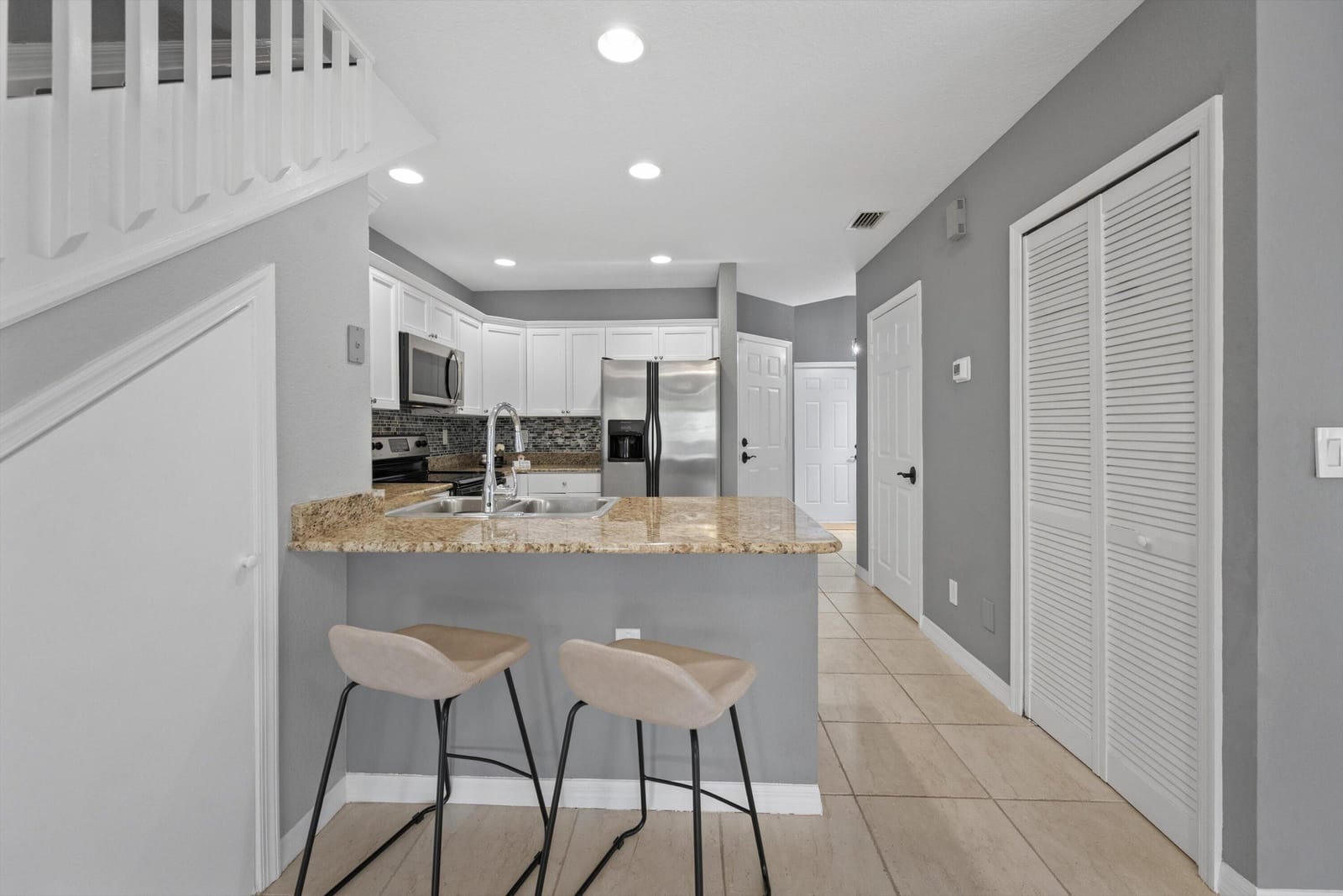902 S Federal Highway 8 — photo 6