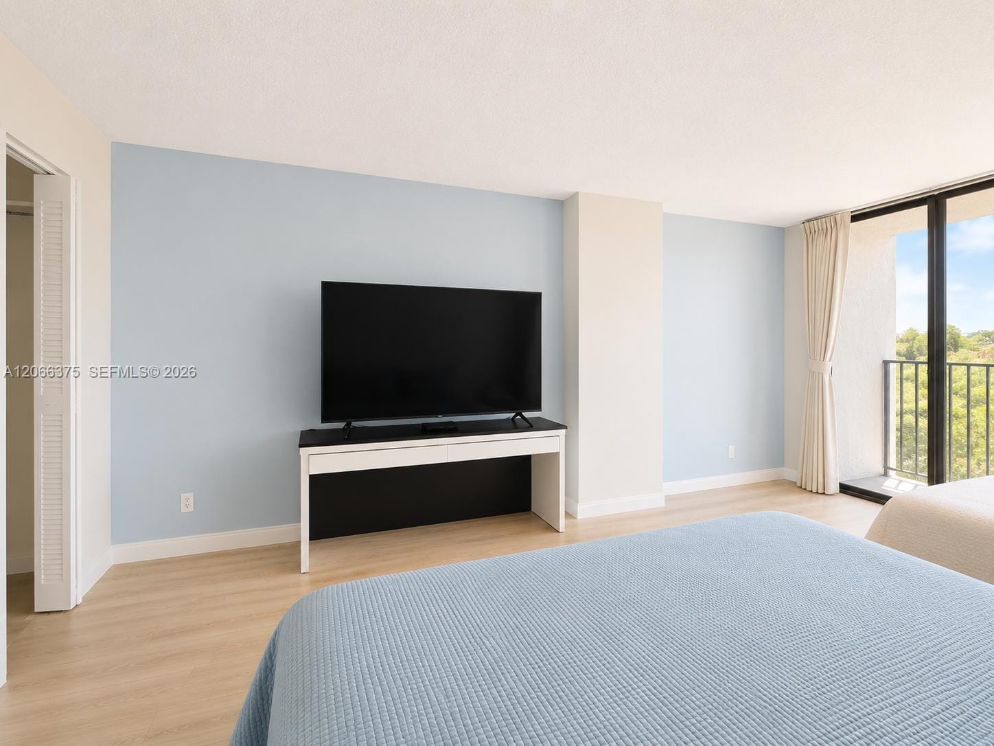 200 Leslie Drive 727 — photo 2