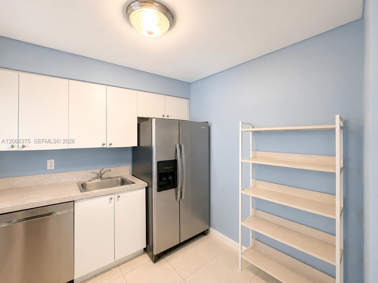 200 Leslie Drive 727 — photo 4