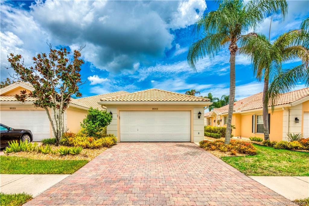 9043 SE Hawks Nest Court, Hobe Sound, FL 33455 photo 3