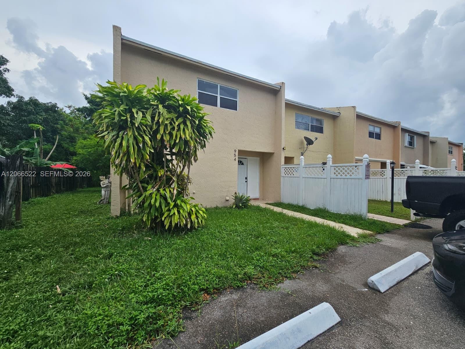 954 SW 74th Avenue, North Lauderdale, FL 33068 photo 17