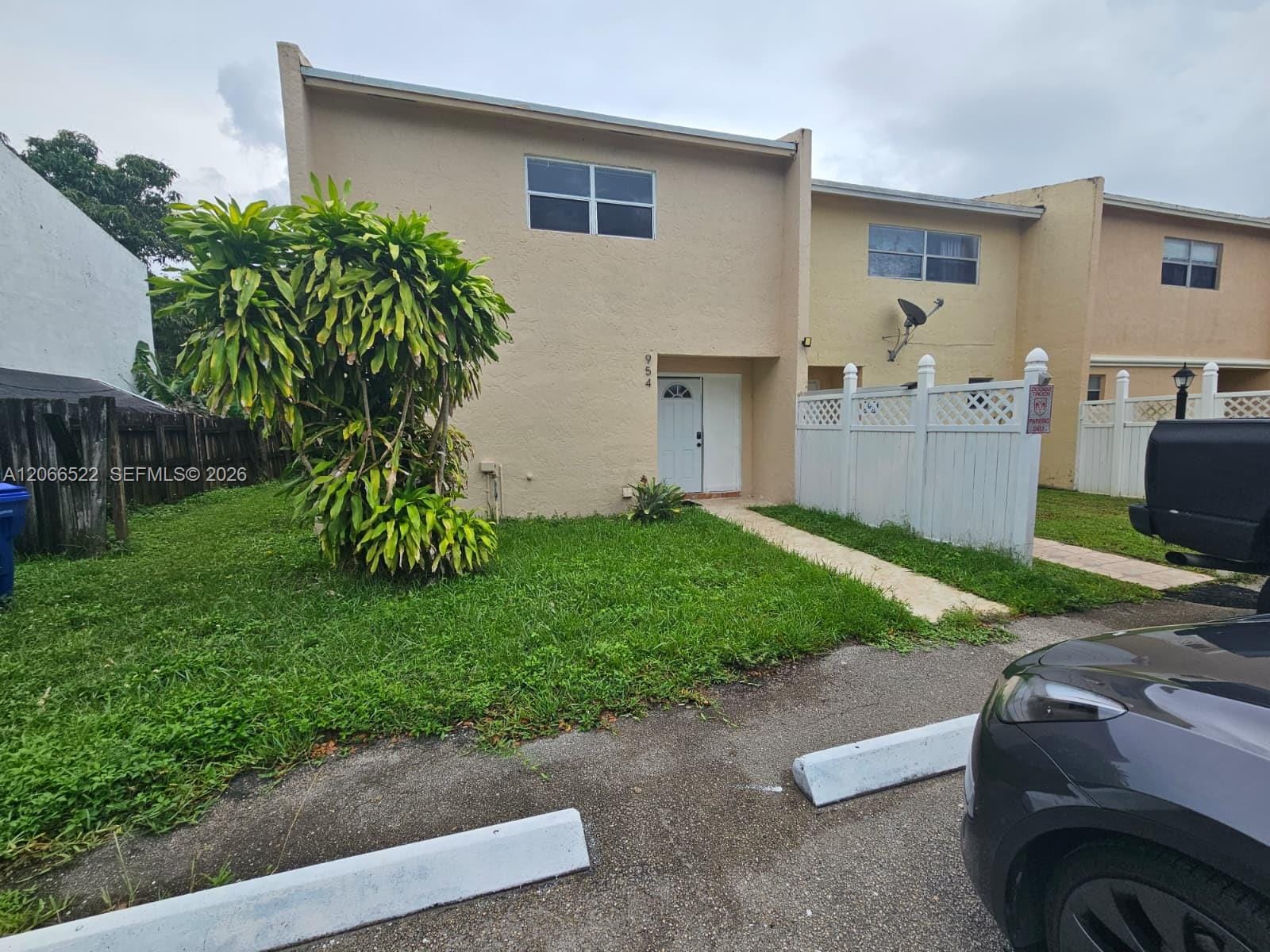 954 SW 74th Avenue, North Lauderdale, FL 33068 photo 18