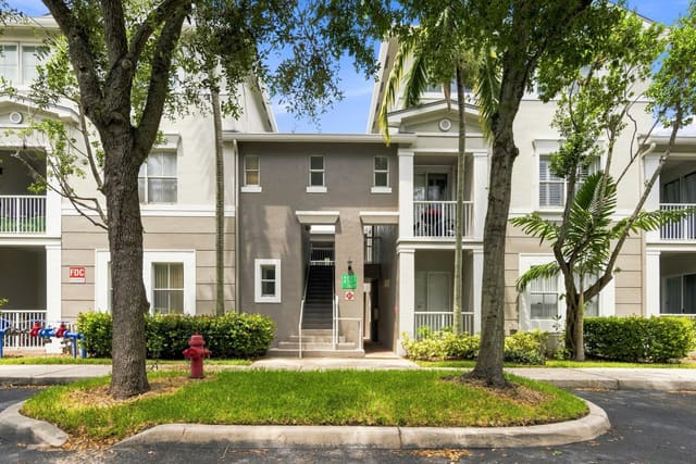 2007 SHOMA Drive 2007, Royal Palm Beach, FL 33414