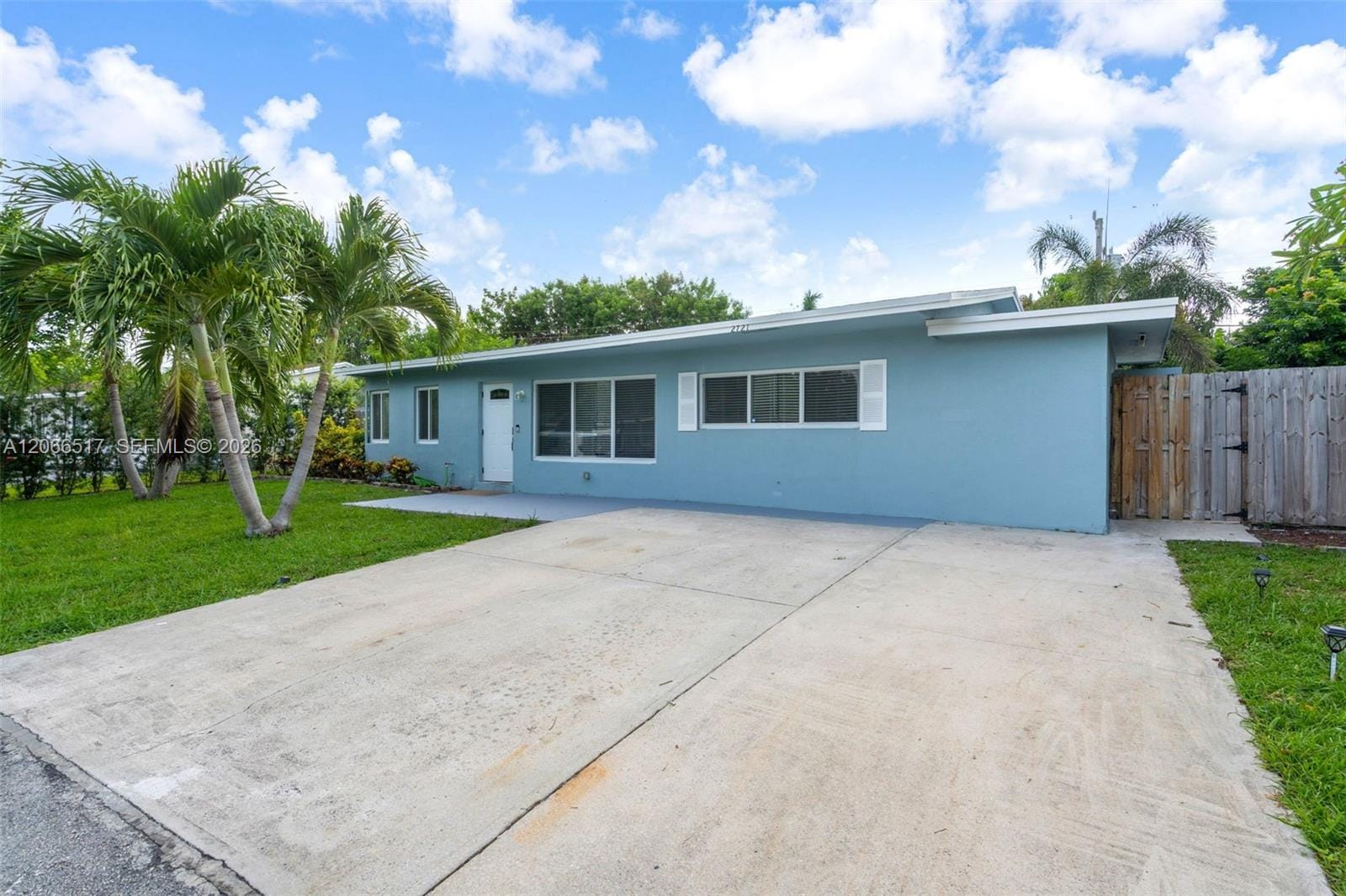 2721 NE 8th Avenue, Pompano Beach, FL 33064