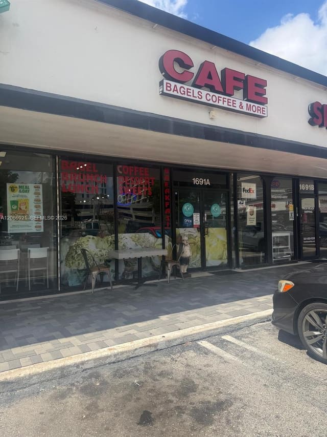 1691 Forum Place, West Palm Beach, FL 33401