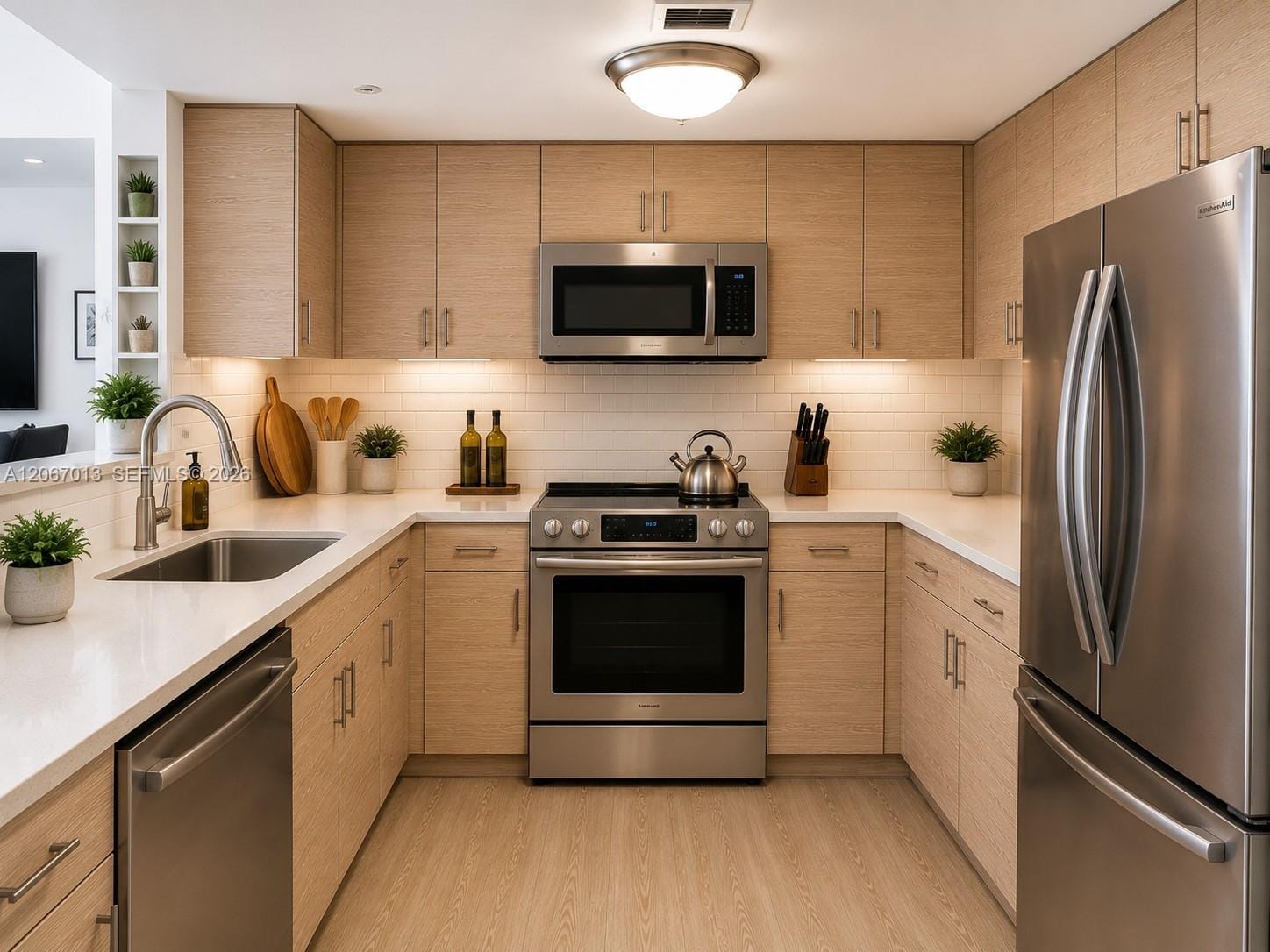 3000 Coral Way 806 — photo 3