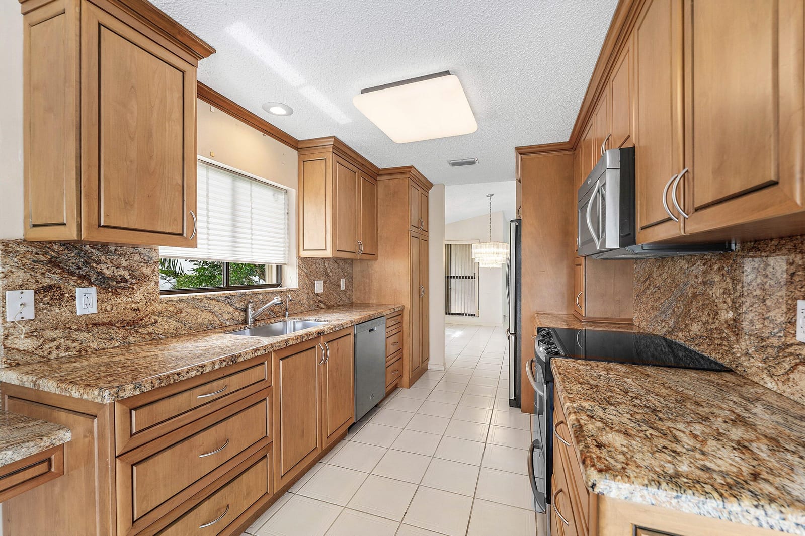 10991 HIGHLAND Circle — photo 12