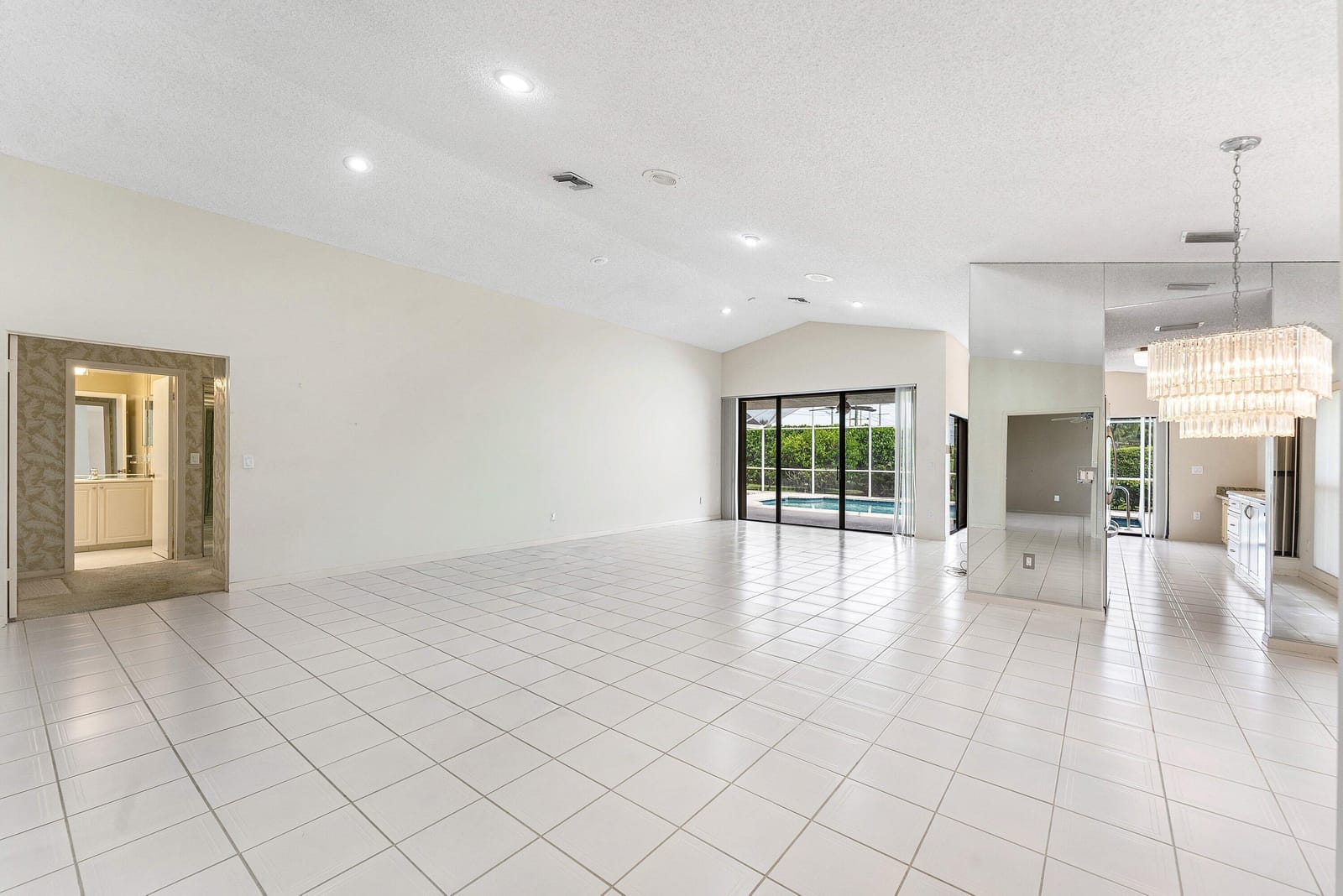 10991 HIGHLAND Circle — photo 10