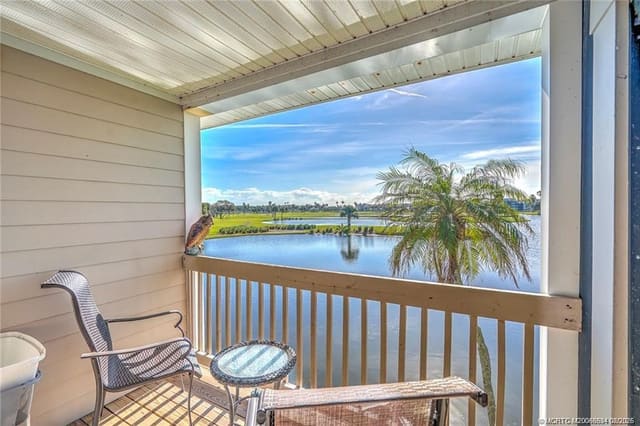 310 NE Golfview Circle, Stuart, FL 34996