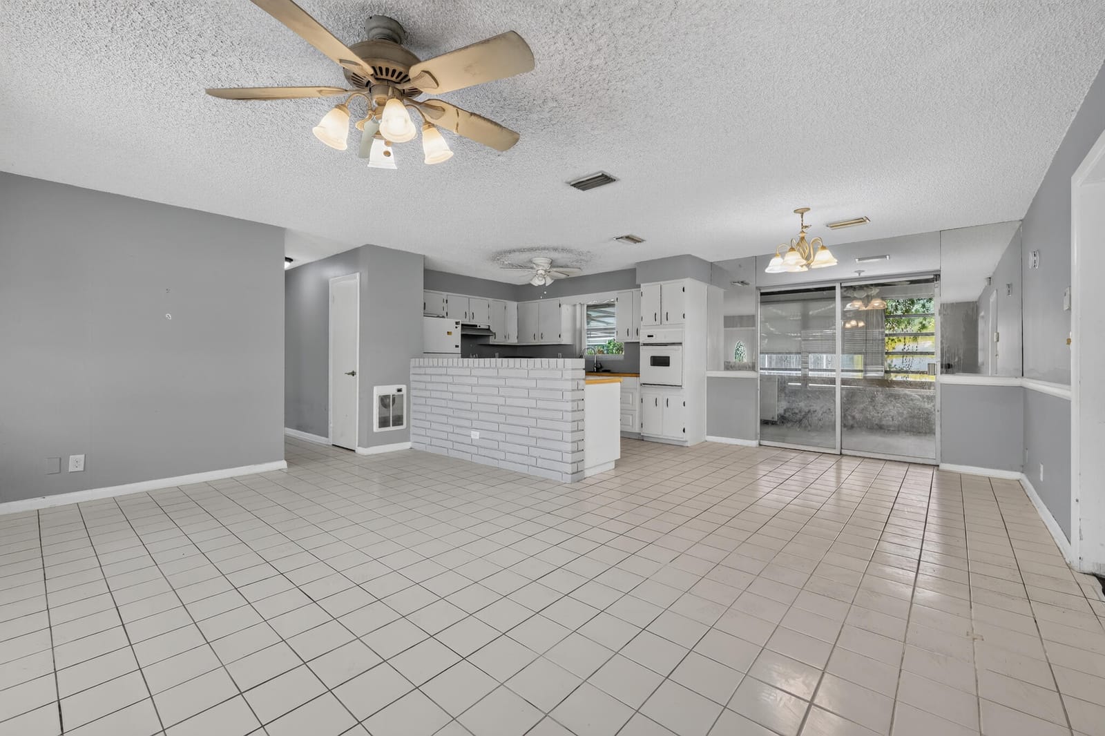 414 FORESTERIA Drive, Lake Park, FL 33403 photo 8