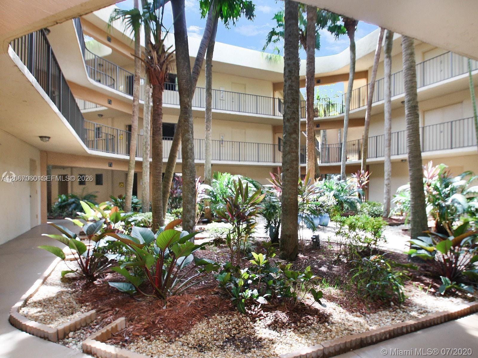 8065 SW 107th Avenue 201 — photo 1