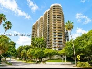 2843 S Bayshore Drive P4-F, Miami, FL 33133