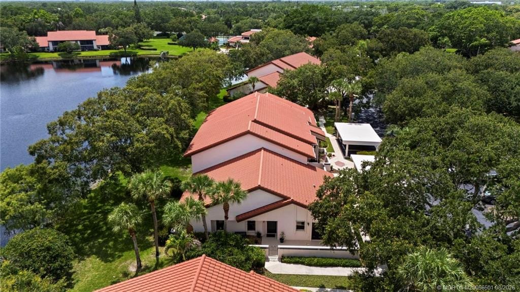 Pending home at 6030 SE Martinique Drive 101, Stuart, FL 34997