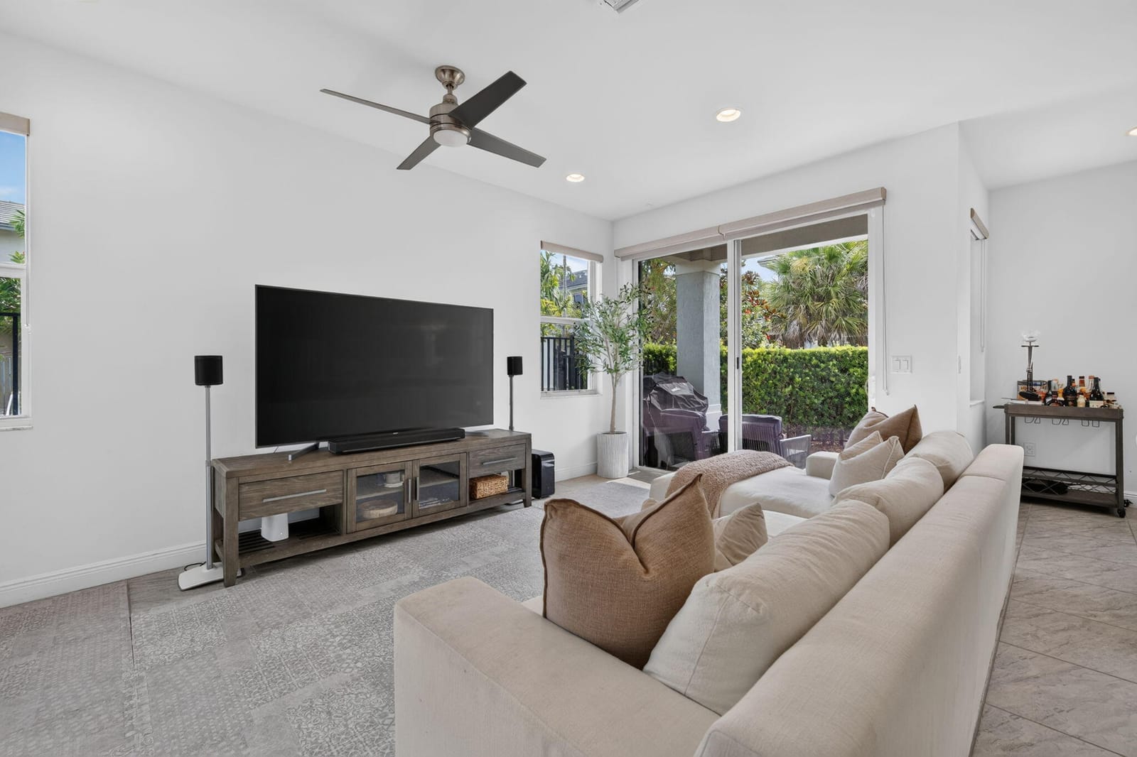 6994 Pines Circle — photo 8