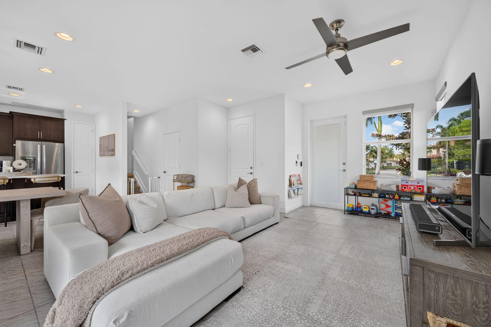 6994 Pines Circle — photo 10