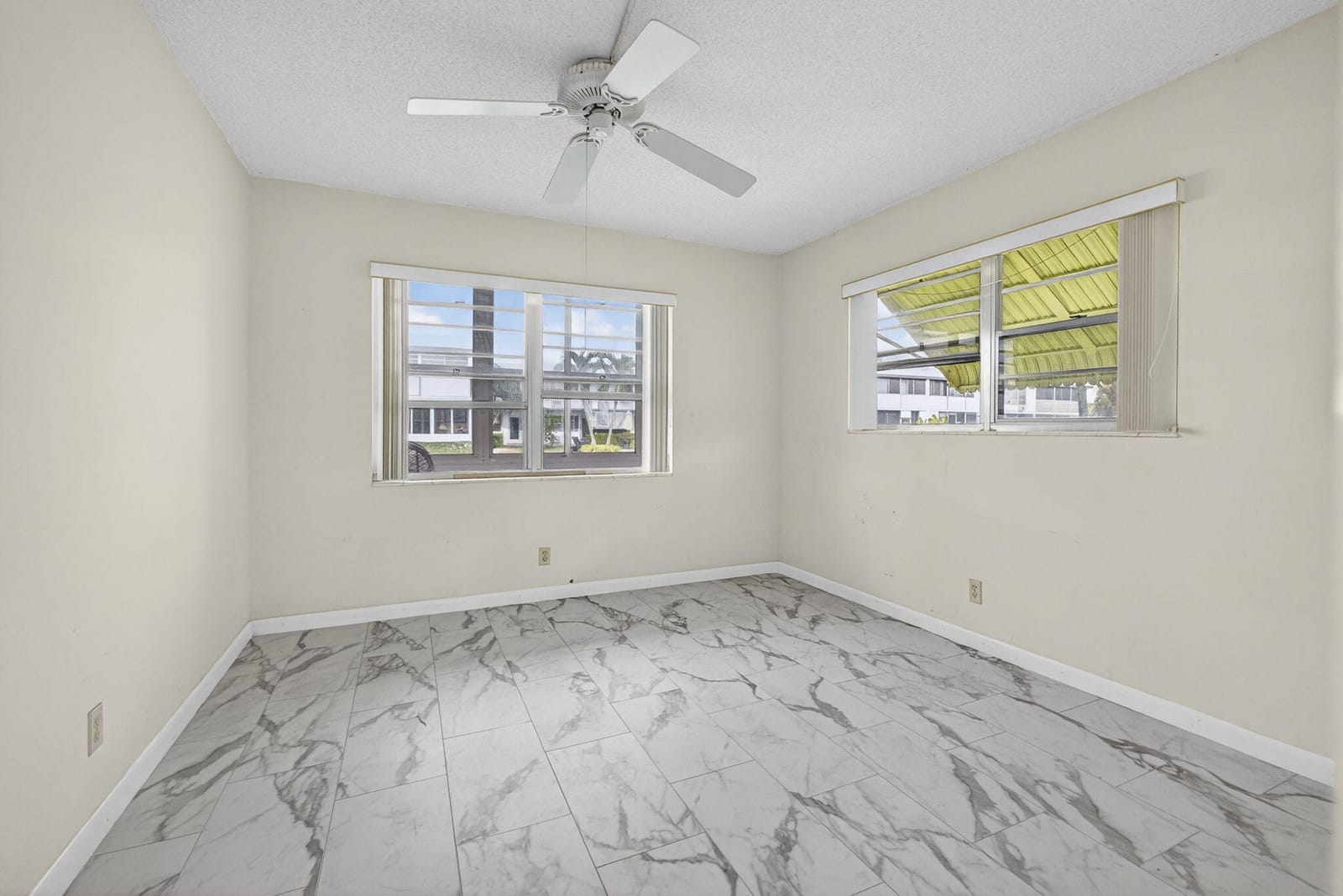 100 SHEFFIELD E — photo 10