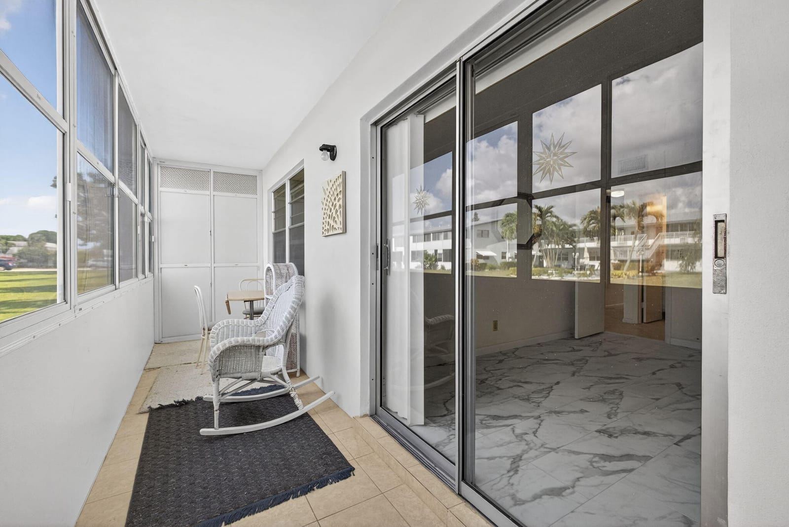 100 SHEFFIELD E — photo 11