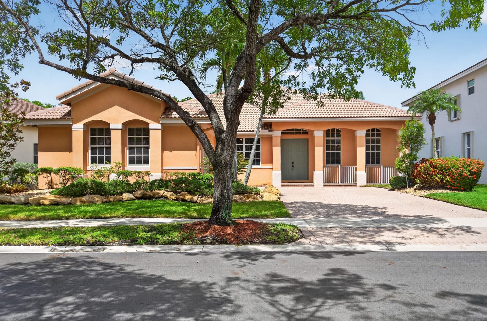 1169 Peregrine Way — photo 3
