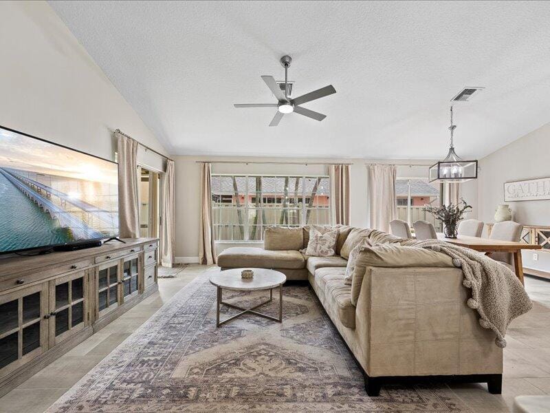 237 MOCCASIN Trail W — photo 11