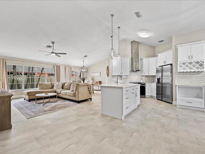 237 MOCCASIN Trail W — photo 2